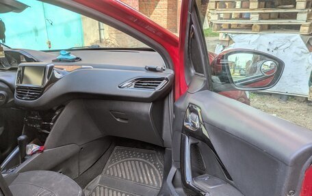 Peugeot 208 II, 2013 год, 720 000 рублей, 8 фотография