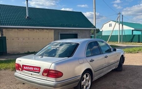 Mercedes-Benz E-Класс, 1997 год, 199 000 рублей, 5 фотография