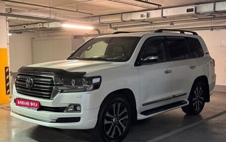 Toyota Land Cruiser 200, 2017 год, 6 700 000 рублей, 7 фотография