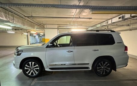 Toyota Land Cruiser 200, 2017 год, 6 700 000 рублей, 6 фотография