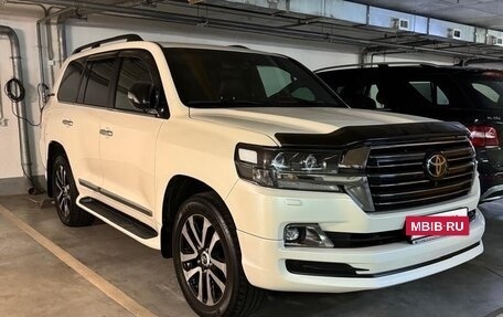Toyota Land Cruiser 200, 2017 год, 6 700 000 рублей, 8 фотография