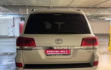Toyota Land Cruiser 200, 2017 год, 6 700 000 рублей, 3 фотография