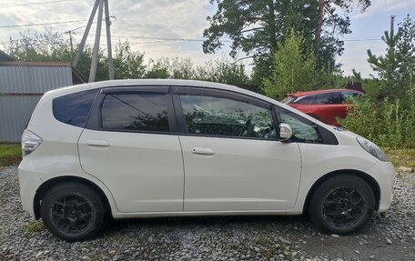 Honda Fit III, 2011 год, 820 000 рублей, 4 фотография