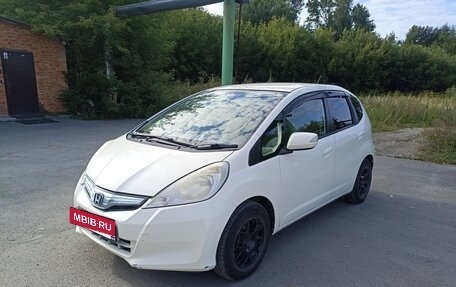 Honda Fit III, 2011 год, 820 000 рублей, 2 фотография