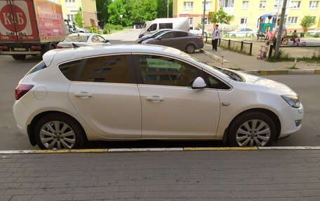 Opel Astra J, 2012 год, 600 000 рублей, 2 фотография