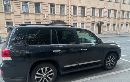 Toyota Land Cruiser 200, 2017 год, 6 900 000 рублей, 1 фотография