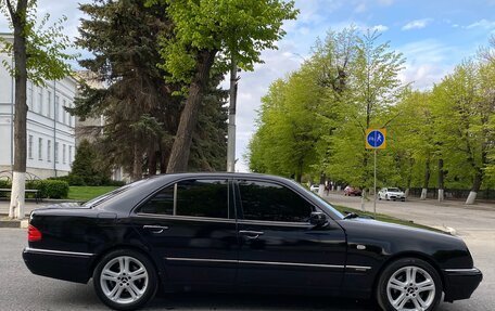 Mercedes-Benz E-Класс, 1996 год, 499 000 рублей, 2 фотография