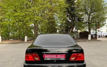 Mercedes-Benz E-Класс, 1996 год, 499 000 рублей, 4 фотография