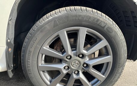 Toyota Land Cruiser 200, 2014 год, 3 990 000 рублей, 4 фотография