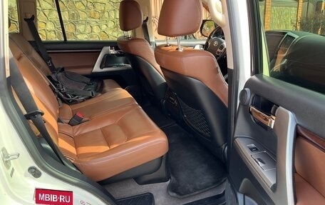 Toyota Land Cruiser 200, 2014 год, 3 990 000 рублей, 5 фотография
