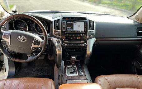 Toyota Land Cruiser 200, 2014 год, 3 990 000 рублей, 9 фотография