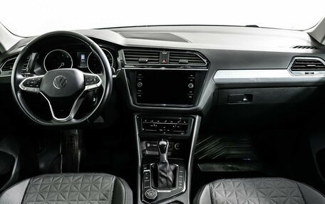 Volkswagen Tiguan II, 2020 год, 2 890 000 рублей, 11 фотография