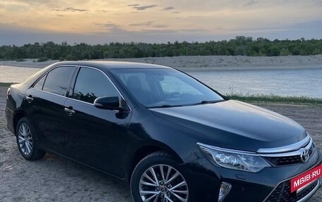 Toyota Camry, 2017 год, 1 980 000 рублей, 4 фотография