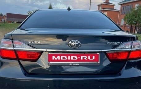 Toyota Camry, 2017 год, 1 980 000 рублей, 10 фотография