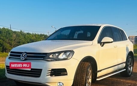 Volkswagen Touareg III, 2013 год, 2 380 000 рублей, 2 фотография