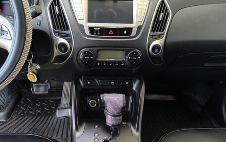 Hyundai ix35 I рестайлинг, 2012 год, 1 050 000 рублей, 15 фотография