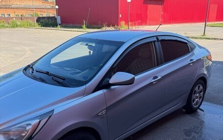 Hyundai Solaris II рестайлинг, 2011 год, 750 000 рублей, 2 фотография