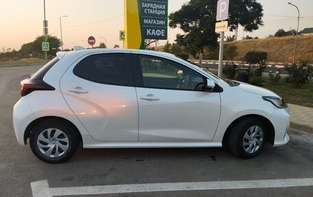 Toyota Yaris, 2020 год, 1 350 000 рублей, 5 фотография