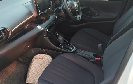 Toyota Yaris, 2020 год, 1 350 000 рублей, 8 фотография