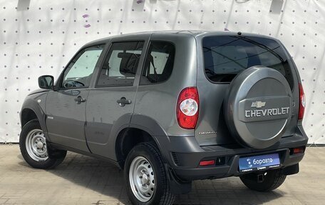 Chevrolet Niva I рестайлинг, 2017 год, 825 000 рублей, 5 фотография