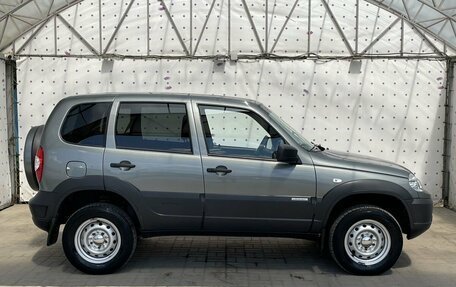 Chevrolet Niva I рестайлинг, 2017 год, 825 000 рублей, 9 фотография