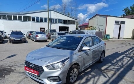 Hyundai Solaris II рестайлинг, 2017 год, 1 000 000 рублей, 2 фотография