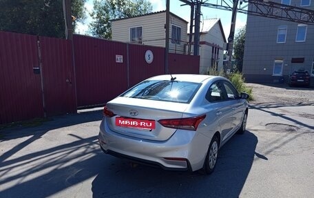 Hyundai Solaris II рестайлинг, 2017 год, 1 000 000 рублей, 6 фотография