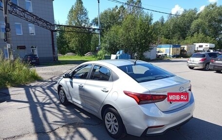 Hyundai Solaris II рестайлинг, 2017 год, 1 000 000 рублей, 5 фотография