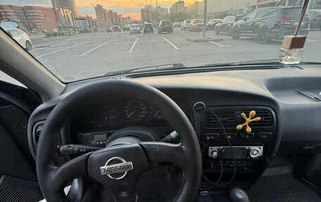 Nissan Primera II рестайлинг, 1990 год, 140 000 рублей, 15 фотография