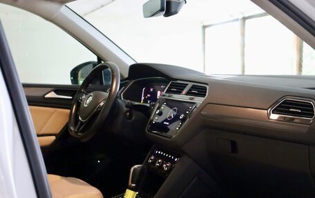 Volkswagen Tiguan II, 2019 год, 3 499 949 рублей, 3 фотография