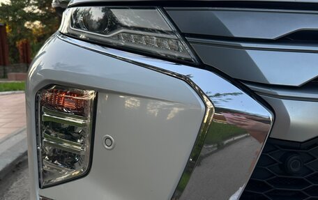 Mitsubishi Pajero Sport III рестайлинг, 2020 год, 3 800 000 рублей, 3 фотография