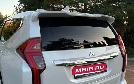 Mitsubishi Pajero Sport III рестайлинг, 2020 год, 3 800 000 рублей, 4 фотография