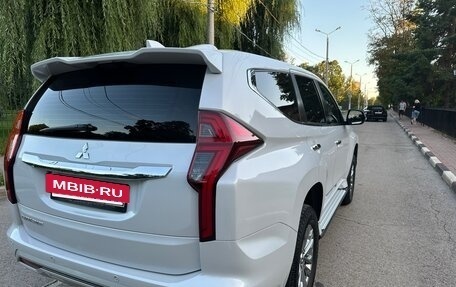 Mitsubishi Pajero Sport III рестайлинг, 2020 год, 3 800 000 рублей, 10 фотография