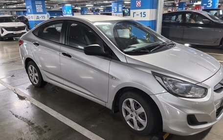 Hyundai Solaris II рестайлинг, 2013 год, 950 000 рублей, 33 фотография
