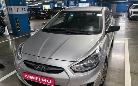 Hyundai Solaris II рестайлинг, 2013 год, 950 000 рублей, 29 фотография