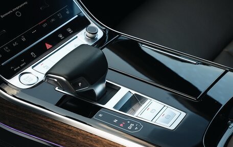 Audi A8, 2018 год, 3 800 000 рублей, 15 фотография