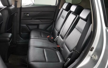 Mitsubishi Outlander III рестайлинг 3, 2014 год, 1 599 000 рублей, 9 фотография