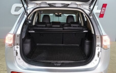 Mitsubishi Outlander III рестайлинг 3, 2014 год, 1 599 000 рублей, 25 фотография