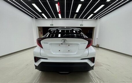 Toyota C-HR I рестайлинг, 2022 год, 1 904 279 рублей, 4 фотография