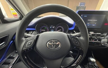 Toyota C-HR I рестайлинг, 2022 год, 1 904 279 рублей, 10 фотография