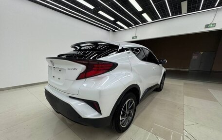 Toyota C-HR I рестайлинг, 2022 год, 1 904 279 рублей, 11 фотография