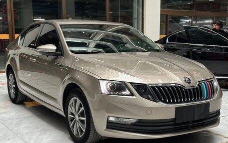 Skoda Octavia, 2022 год, 1 300 000 рублей, 3 фотография