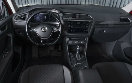 Volkswagen Tiguan II, 2017 год, 2 224 000 рублей, 6 фотография