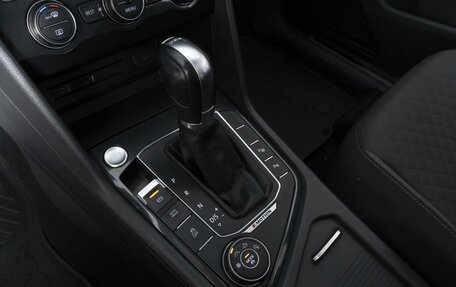 Volkswagen Tiguan II, 2017 год, 2 224 000 рублей, 12 фотография