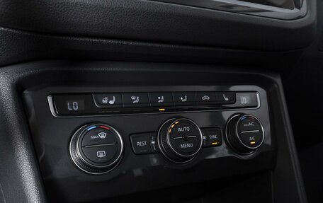 Volkswagen Tiguan II, 2017 год, 2 224 000 рублей, 21 фотография
