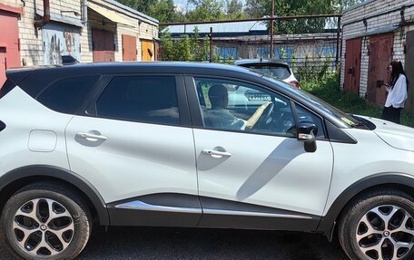 Renault Kaptur I рестайлинг, 2021 год, 1 999 000 рублей, 2 фотография