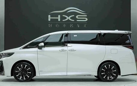 Toyota Vellfire, 2024 год, 12 100 000 рублей, 3 фотография