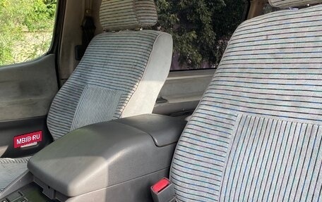 Toyota HiAce H100, 1995 год, 550 000 рублей, 21 фотография
