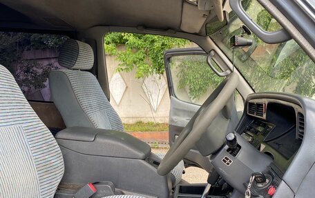 Toyota HiAce H100, 1995 год, 550 000 рублей, 33 фотография