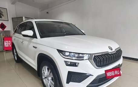 Skoda Kodiaq I, 2022 год, 2 700 000 рублей, 2 фотография
